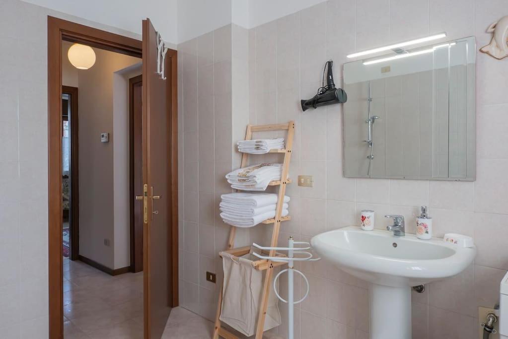 Le Rose Apartamento Venegono Superiore Exterior foto