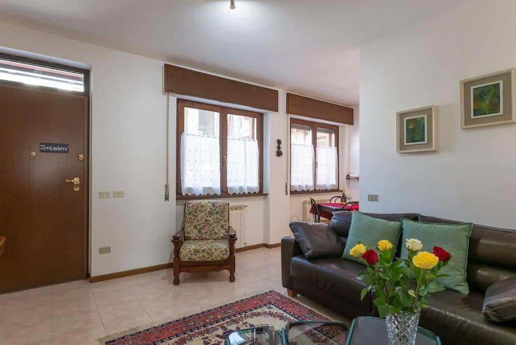 Le Rose Apartamento Venegono Superiore Exterior foto